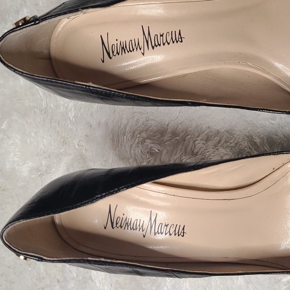 Sz7.5 Neiman Marcus Cissy Eelskin Heels - Picture 4 of 9